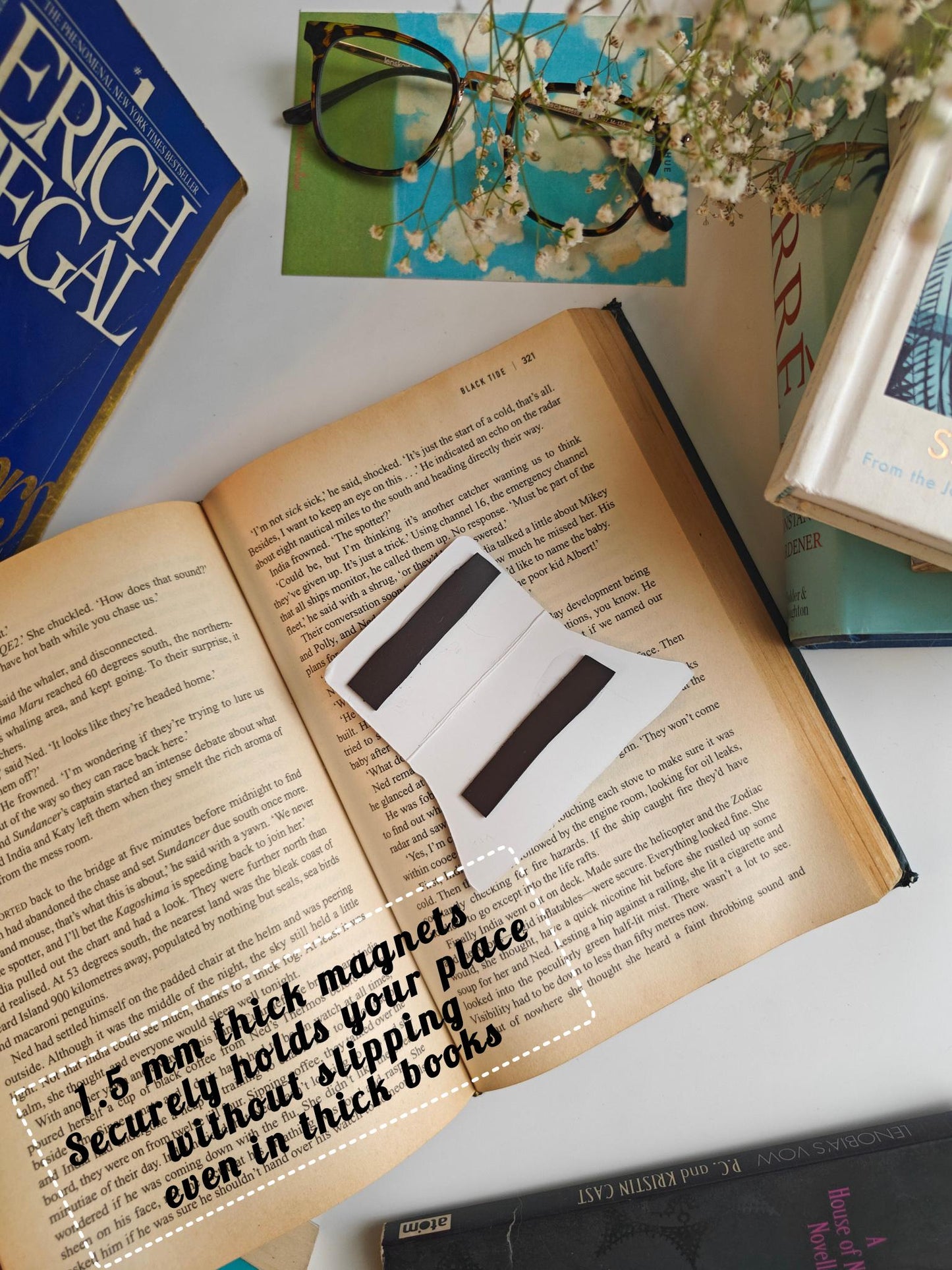 Magnetic Bookmark | Book Nook